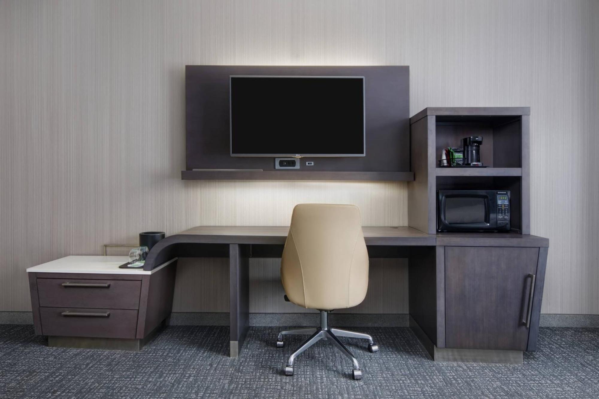 Courtyard By Marriott Richmond Downtown Hotel Bagian luar foto