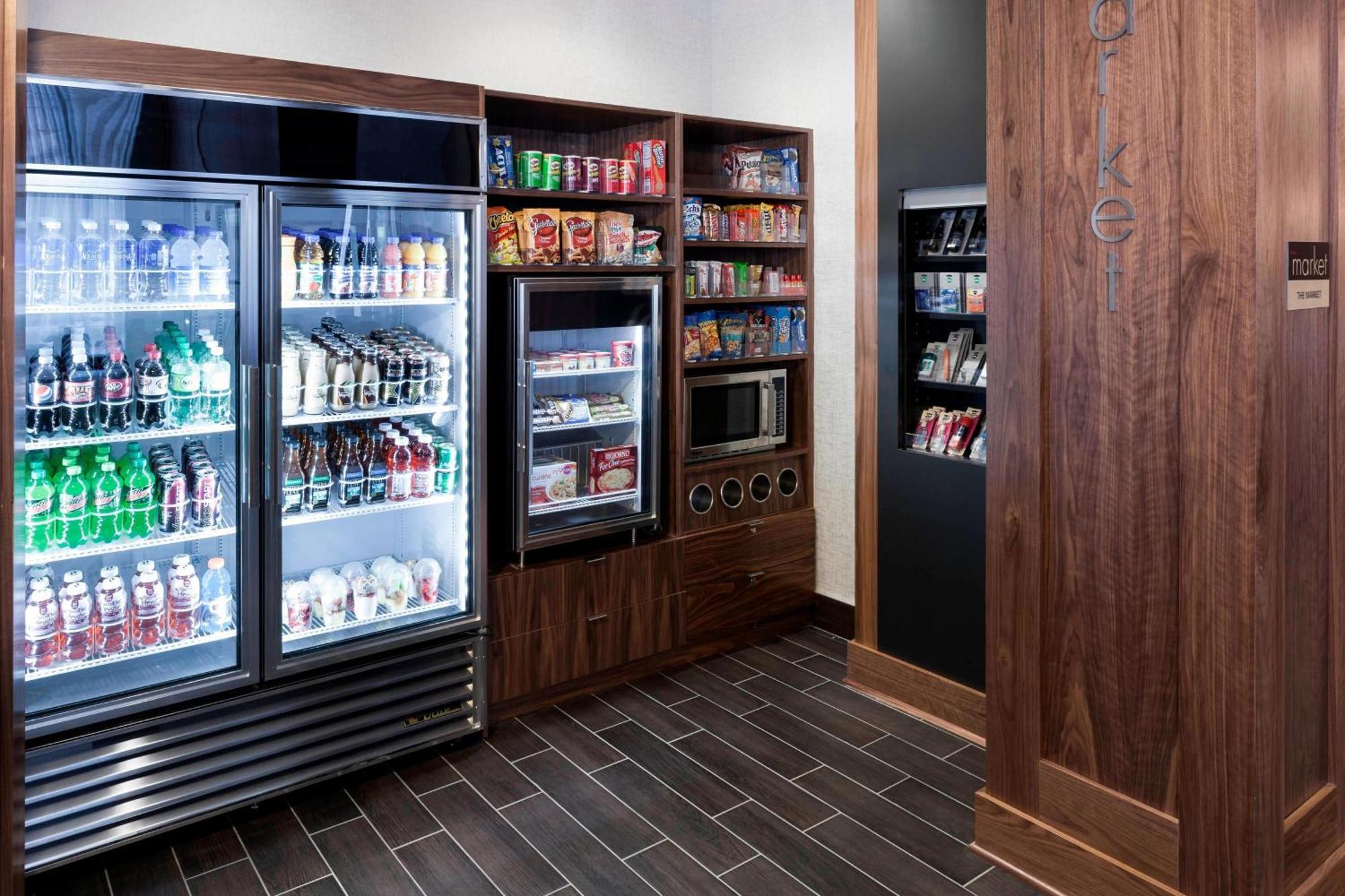 Courtyard By Marriott Richmond Downtown Hotel Bagian luar foto