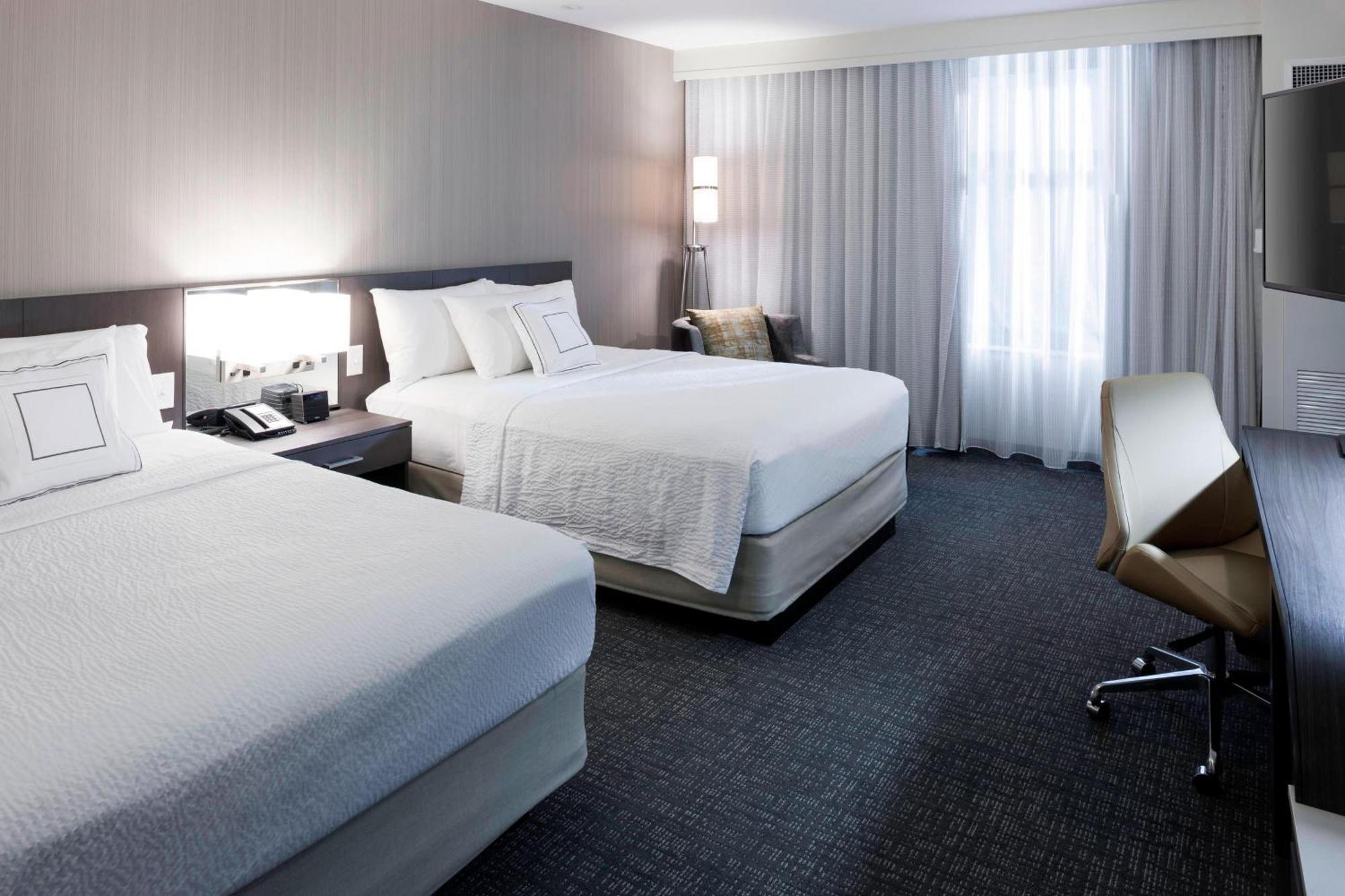 Courtyard By Marriott Richmond Downtown Hotel Bagian luar foto